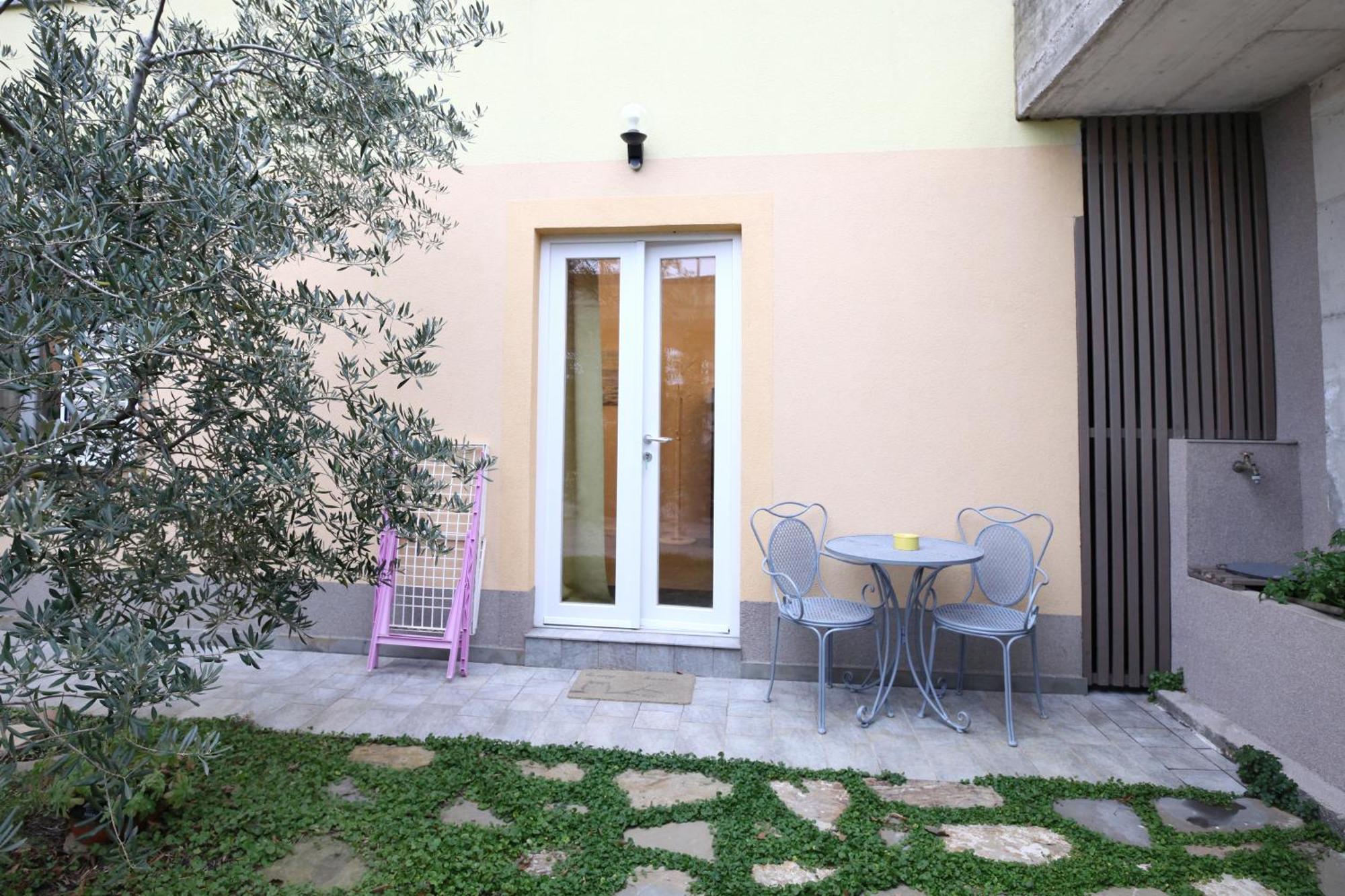 Sea View Olive Retreat *